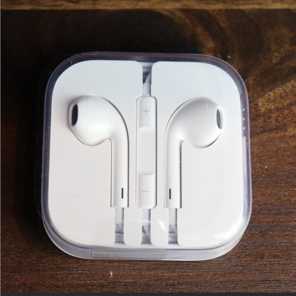 Apple Other - Apple earbuds